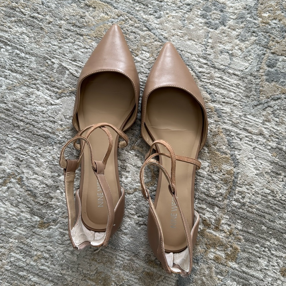 Like new Nine West flats